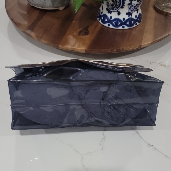 Dolce & Gabbana Black and Gold Clutch - Picture 4 of 10